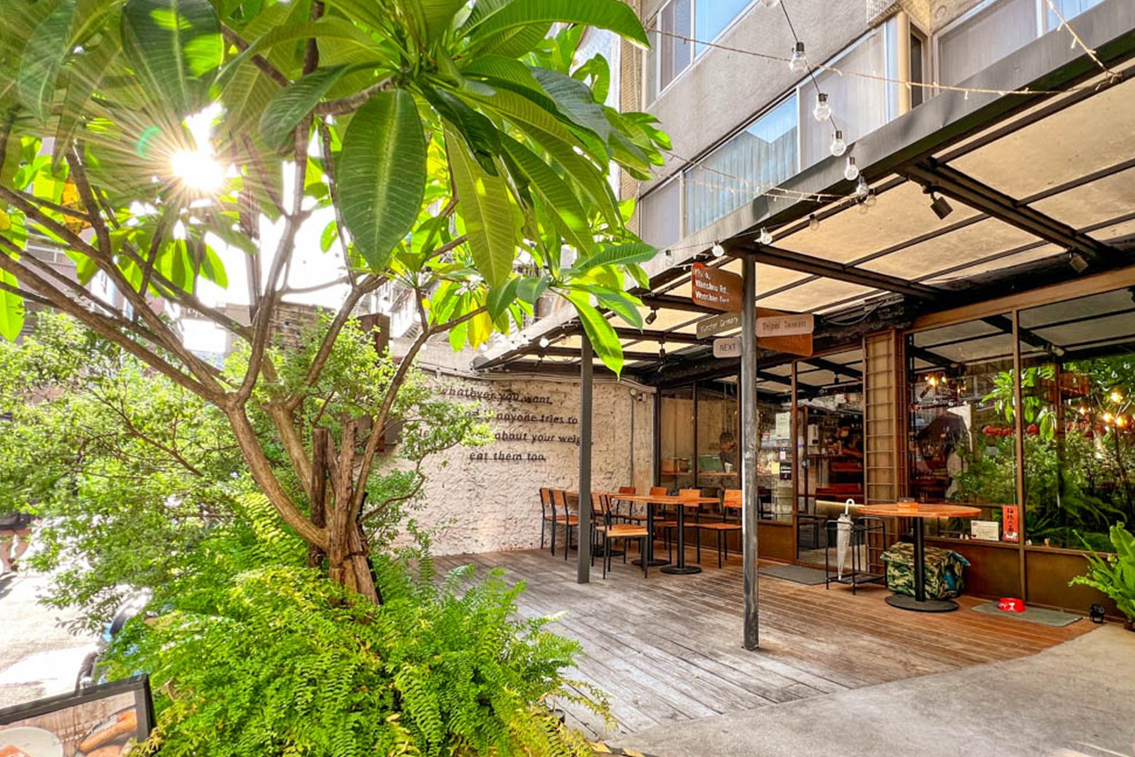 Walk and Dine, 10 Must-Try Local Restaurants in Songshan For Food Lovers 3 Schumanns BISTRO NO. 6 Nanjing 1600