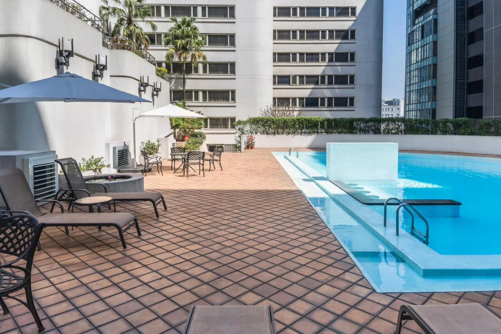 Home 14 ホテルイリューム台北|5階 屋外プール