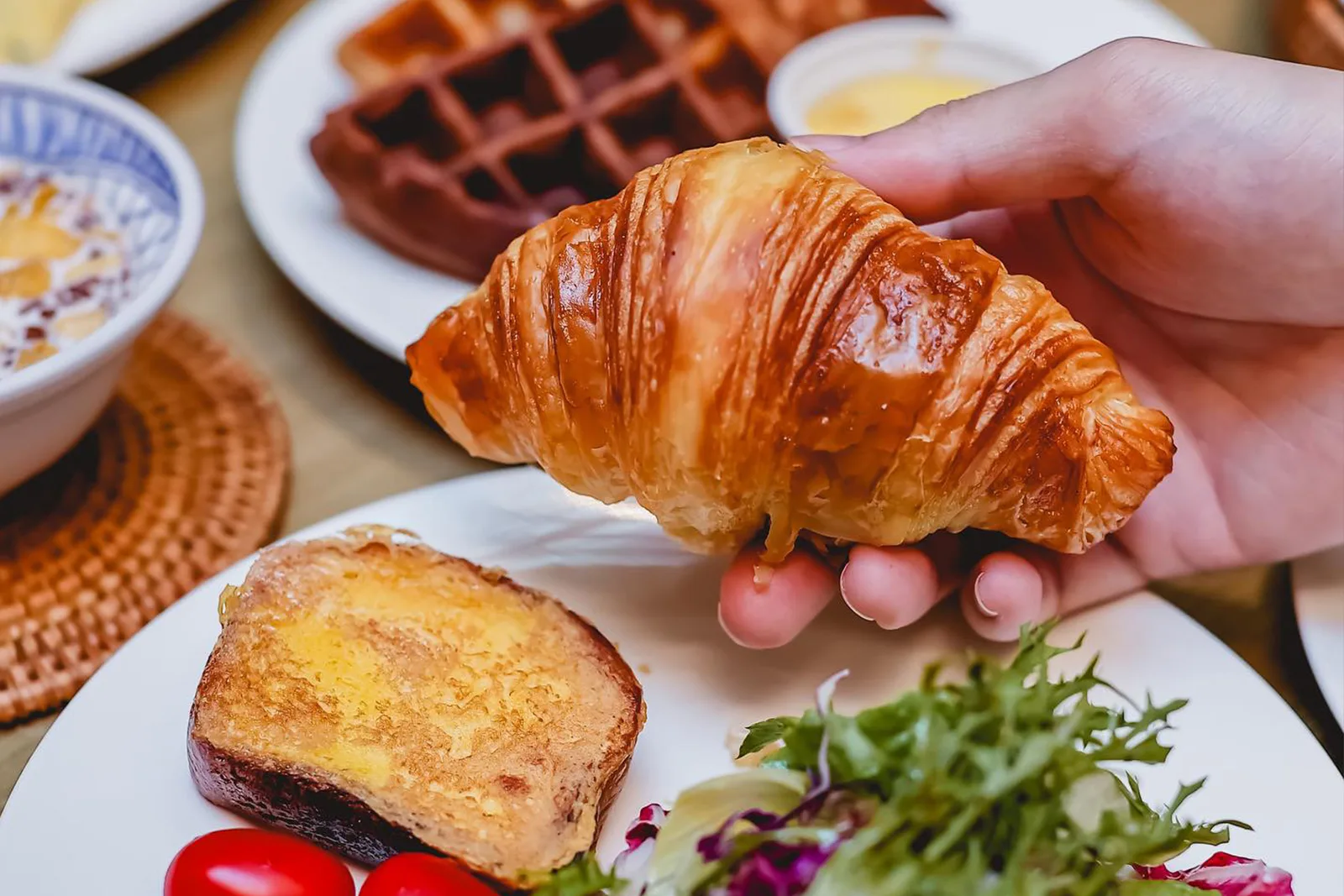 Sunny Buffet Breakfast Croissant