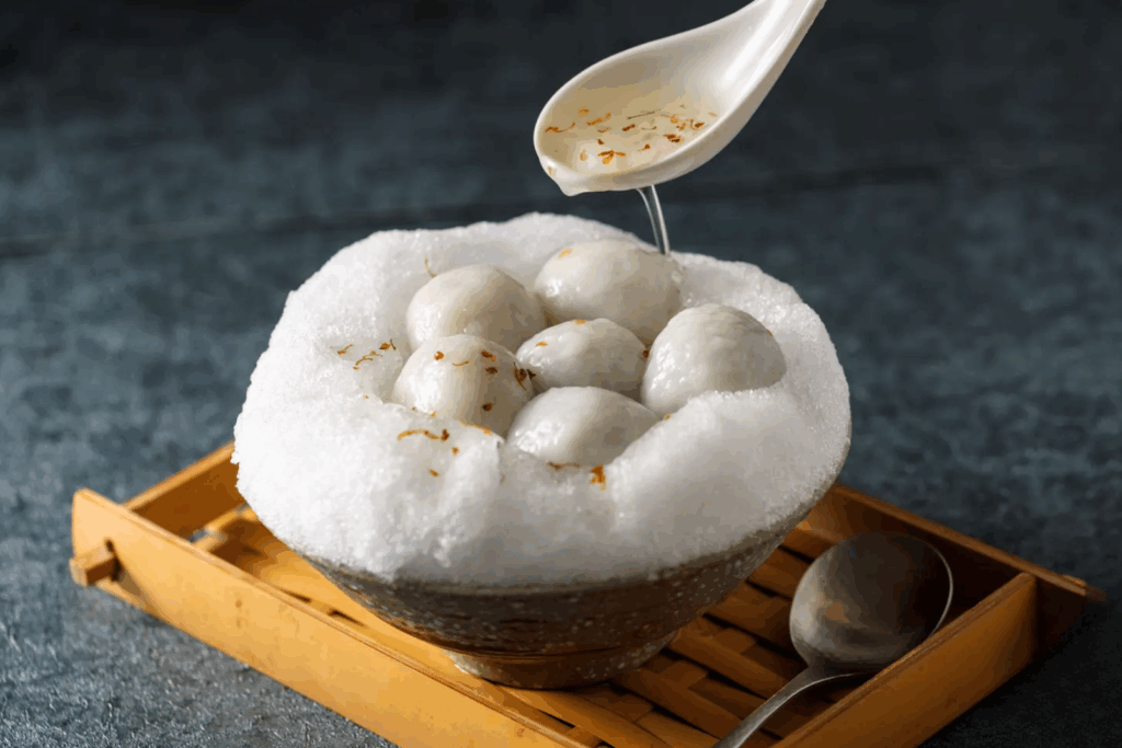 Raohe Street Night Market - The Warmth of Flavor, the Pulse of the City