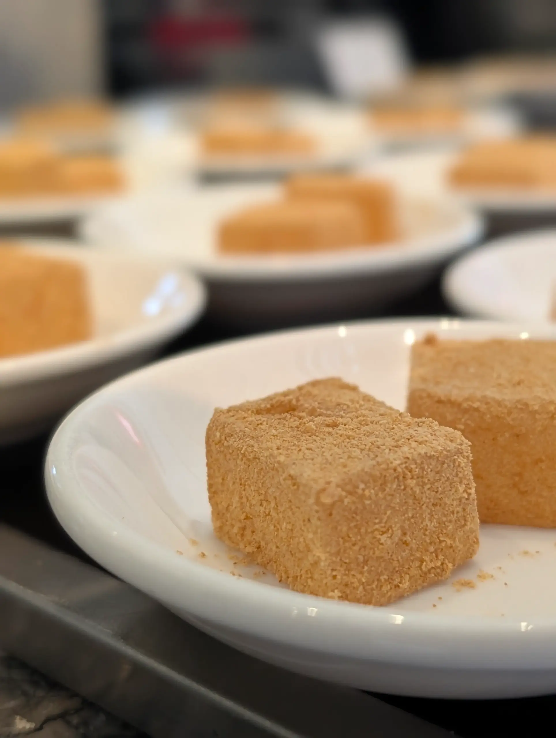 9 Dishes to Try at Sunny Buffet’s Global Gourmet Festival 7 黃豆粉佐蕨餅Kinako Warabi Mochi